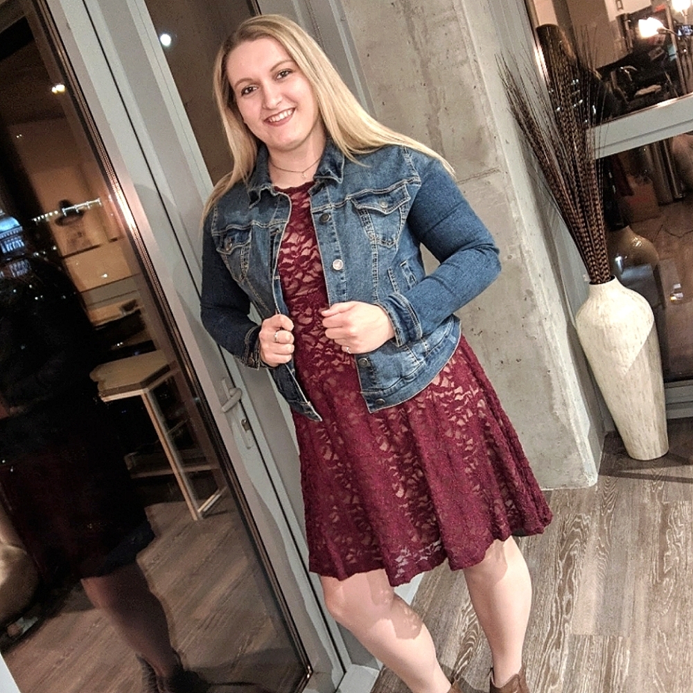 🌺 Lace Maroon Dress